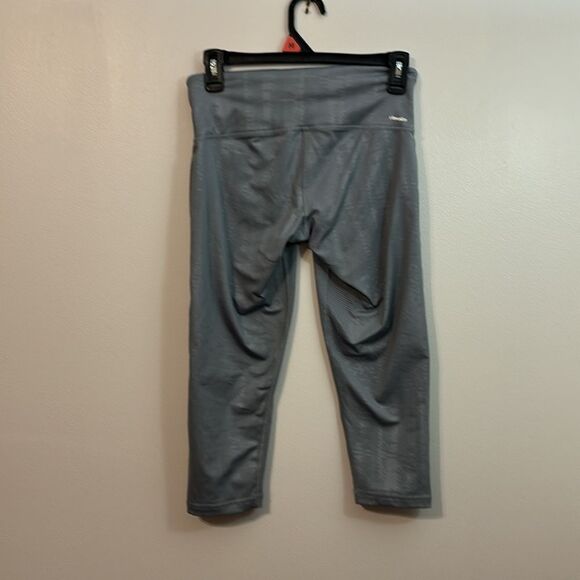 ADIDAS | Climalite Midrise Women’s Grey Capris Workout Leggings Size S - Picture 2 of 9